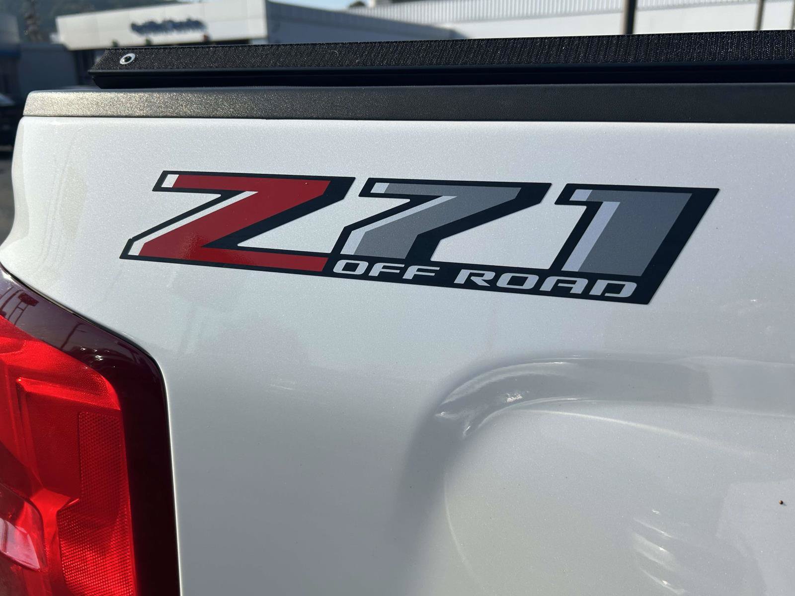 Used 2018 Chevrolet Silverado 1500 LTZ Z71 AWD/4WD image 11