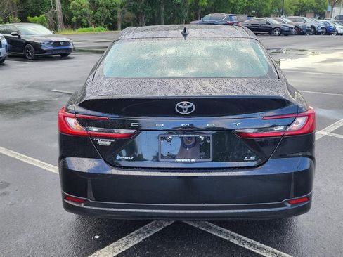 Used 2025 Toyota Camry LE image 3