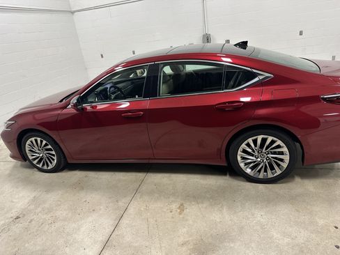 Used 2020 Lexus ES 350 w/ Accessory Package FWD image 7