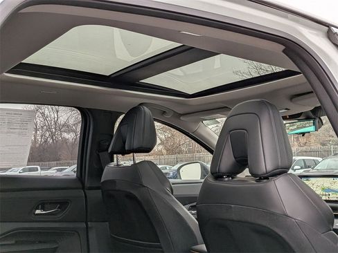 Used 2023 Nissan Ariya FWD image 22