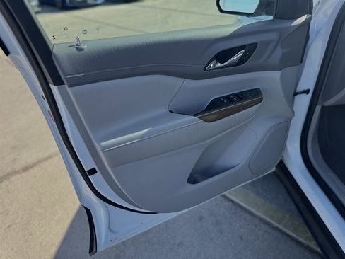 Used 2019 GMC Acadia SLE image 8