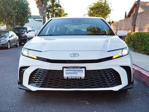 Used 2025 Toyota Camry SE image 5