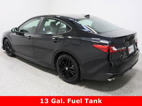 Certified 2025 Toyota Camry SE image 9