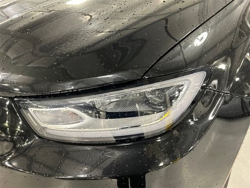 Used 2022 Chrysler Pacifica Touring-L image 7