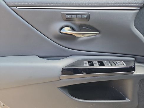 Used 2025 Lexus ES 350 w/ Premium Package FWD image 15
