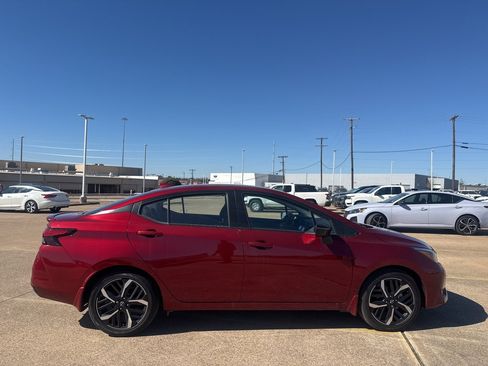 Used 2025 Nissan Versa SR w/ Trunk Package image 27