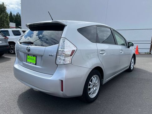 Used 2012 Toyota Prius V Three FWD image 4