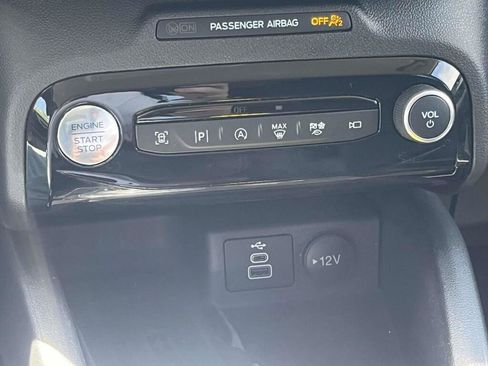 Used 2024 Ford Escape Platinum AWD/4WD image 29
