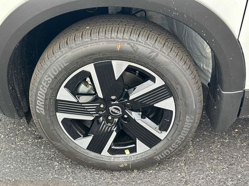 New 2026 Nissan Kicks SV AWD/4WD image 8