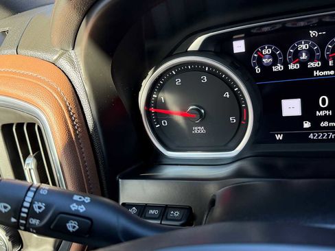 Used 2021 Chevrolet Silverado 3500 High Country image 17