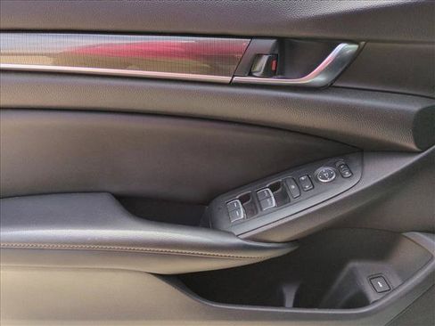 Used 2021 Honda Accord Sport image 11