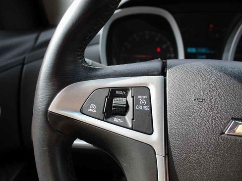 Used 2017 Chevrolet Equinox LT FWD image 16