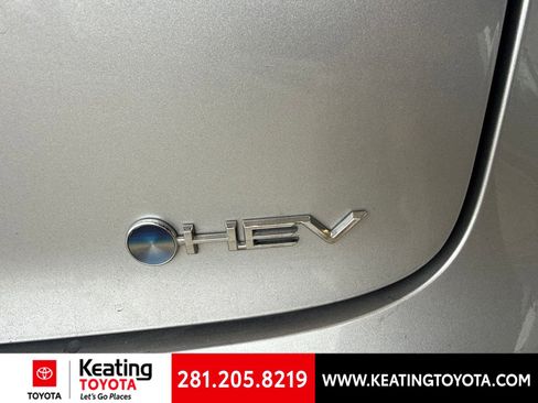Used 2026 Toyota Prius LE FWD image 9