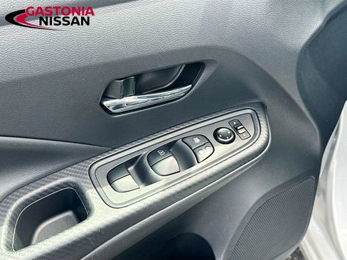 Used 2025 Nissan Versa SV FWD image 22