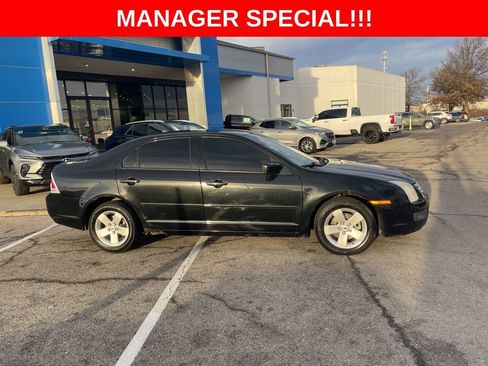 Used 2009 Ford Fusion SE image 2