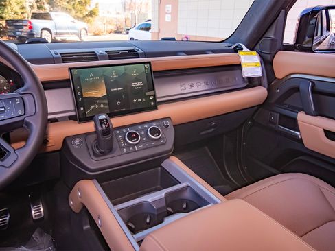 New 2025 Land Rover Defender 110 X image 24
