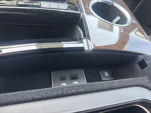 Used 2025 Cadillac Escalade Sport Platinum w/ LPO, Floor Liner Package image 30