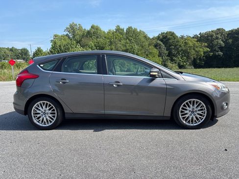 Used 2012 Ford Focus SEL FWD image 6