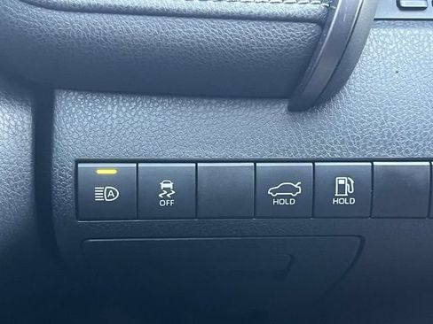 Used 2021 Toyota Camry SE FWD image 33
