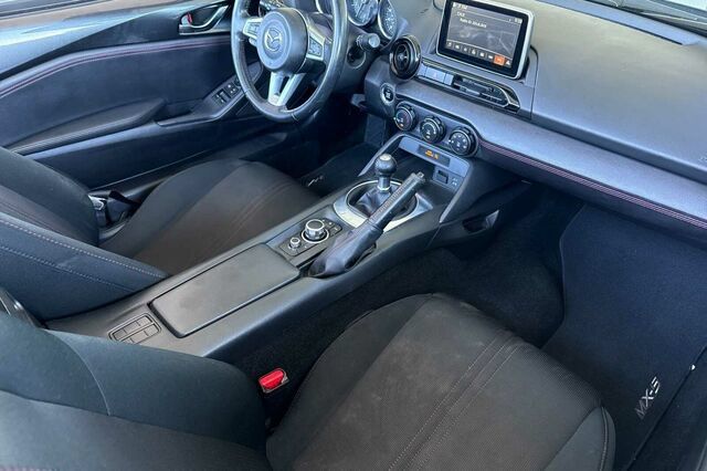 Used 2016 MAZDA MX-5 Miata Club RWD image 15