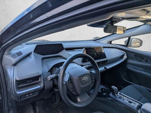 Used 2025 Toyota Prius LE image 9