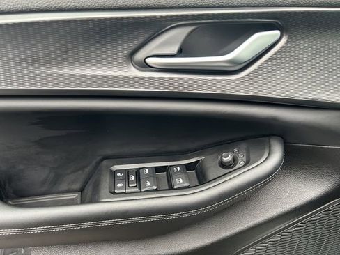 Used 2024 Jeep Grand Cherokee L Laredo image 14