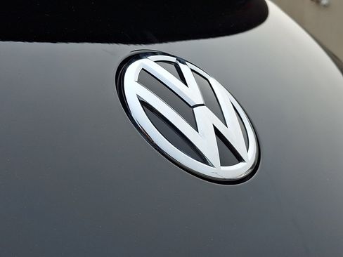 Used 2014 Volkswagen Beetle 1.8T FWD image 30