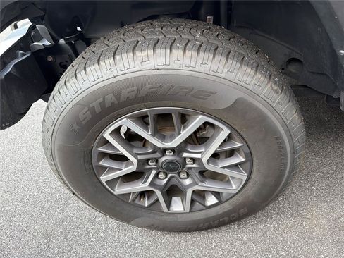 Used 2025 Jeep Wrangler Unlimited Sahara AWD/4WD image 7