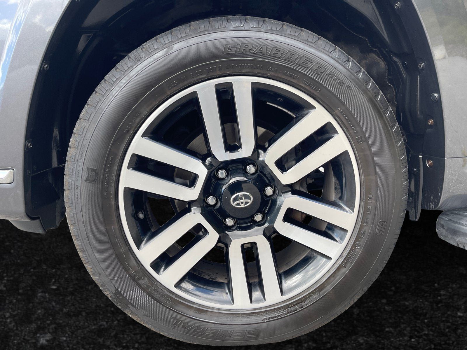 Used 2023 Toyota 4Runner Limited AWD/4WD image 15