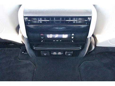 Used 2023 Jeep Wagoneer 4WD w/ Premium Group I image 16