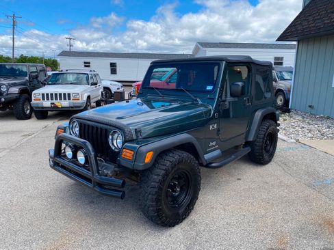 Used 2004 Jeep Wrangler X w/ Wheel Plus Group AWD/4WD image 2