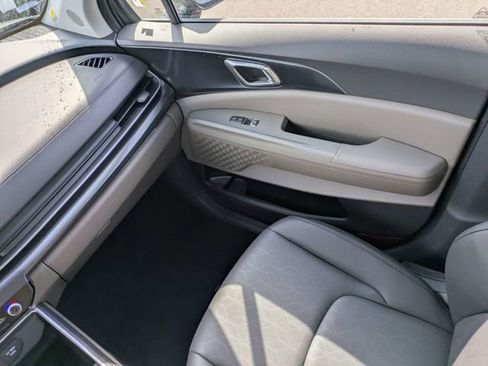 New 2026 Kia Carnival FWD image 15