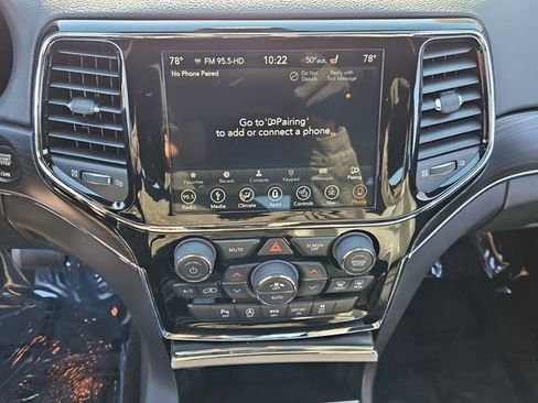 Used 2019 Jeep Grand Cherokee Limited image 13