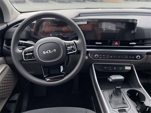 New 2026 Kia Carnival LX image 22