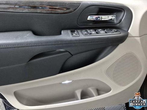 Used 2014 Dodge Grand Caravan SXT FWD image 15