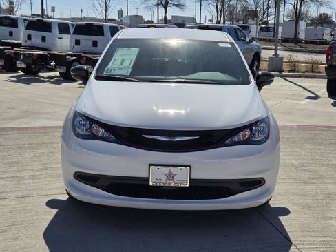 New 2026 Chrysler Voyager LX FWD image 6