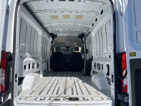 Used 2024 Ford Transit 250 Medium Roof w/LWB Van 3D image 21
