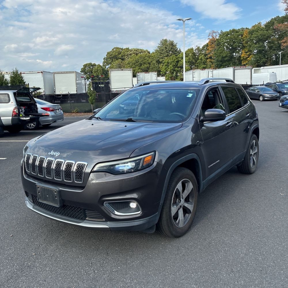 Used 2019 Jeep Cherokee Limited AWD/4WD image 2