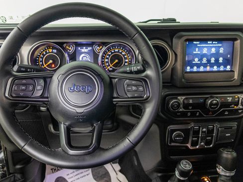 Used 2022 Jeep Wrangler Unlimited Sport AWD/4WD image 30