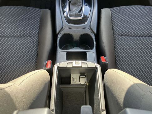 Used 2022 Nissan Rogue Sport S image 17