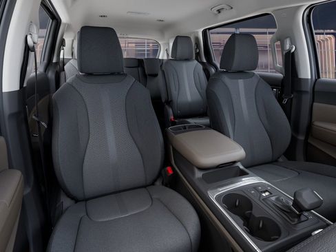 New 2026 Kia Carnival LX FWD image 15