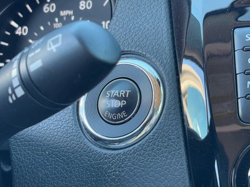 Used 2017 Nissan Rogue SL w/ SL Premium Package image 29