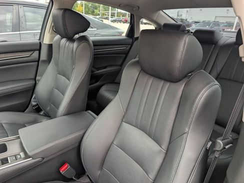 Used 2021 Honda Accord Touring image 8