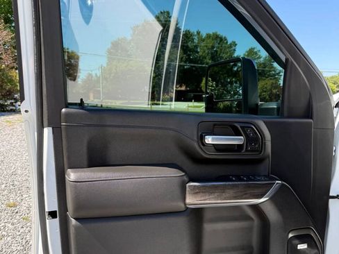 Used 2021 Chevrolet Silverado 2500 LTZ w/ LTZ Premium Package AWD/4WD image 16