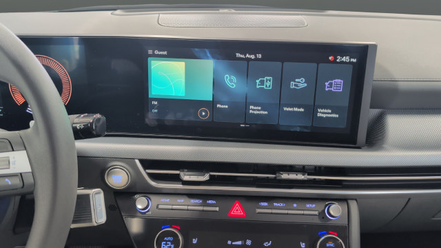 Certified 2025 Hyundai Sonata SEL AWD/4WD image 14