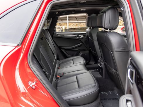 Certified 2026 Porsche Macan AWD/4WD image 59