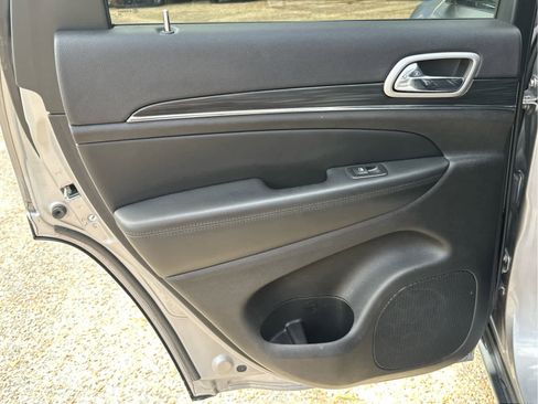 Used 2021 Jeep Grand Cherokee Limited image 40