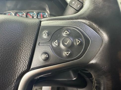 Used 2015 Chevrolet Suburban LT w/ Luxury Package image 16