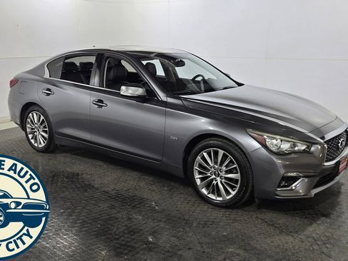 Used 2018 INFINITI Q50 Luxe w/ Essential Package (2.0T Luxe) image 9