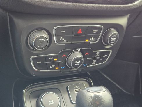 Used 2021 Jeep Compass Limited AWD/4WD image 17